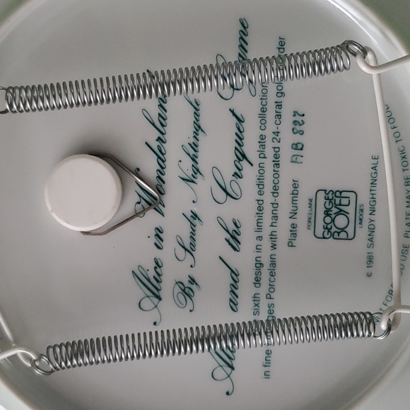 VTG Alice In Wonderland ALICE THE CROQUET GAME Collectors Plate 24K Gold Trim - Picture 3 of 8